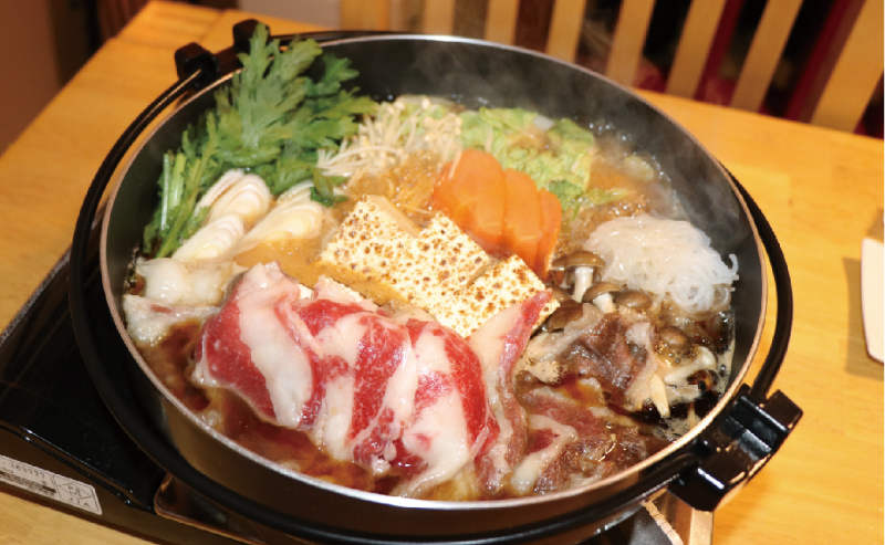 季節野菜と楽しむ、牛のすき焼き。2名様より