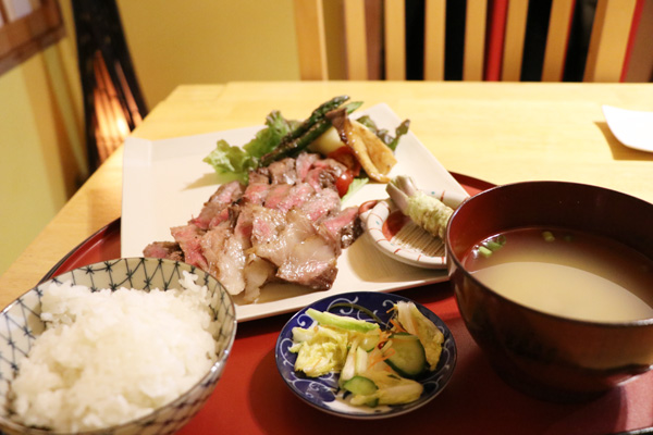 あしたか牛のステーキ　サーロイン メニュー全景
