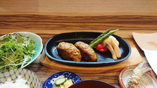 本わさびで食べる「和風」ハンバーグ メニュー全景