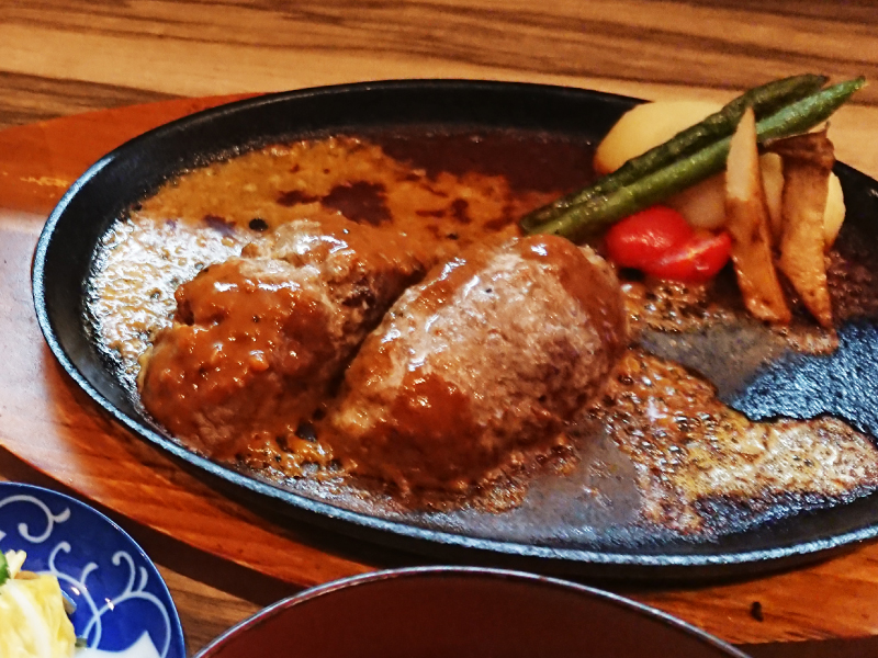 あしたか牛とふじのくにポークのハンバーグ