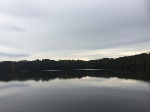 夕暮れの一碧湖