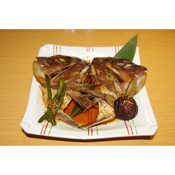 王様の食べごたえ「真鯛のかぶと煮」