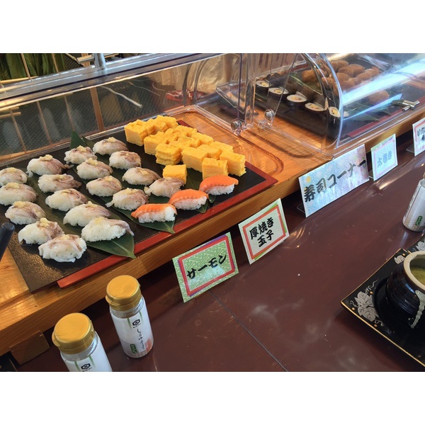 寿司コーナー好評！！