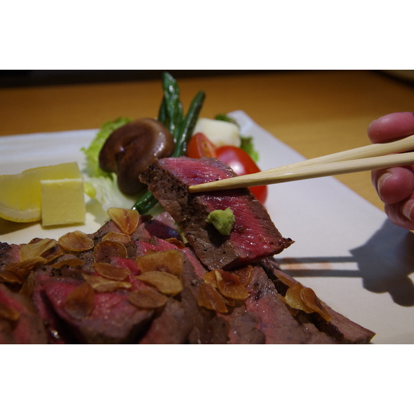 あしたか牛「内もものステーキ」始めます。