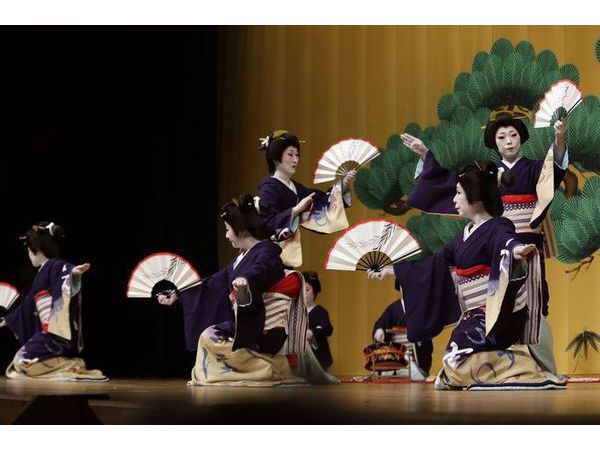 第80 回源氏あやめ祭