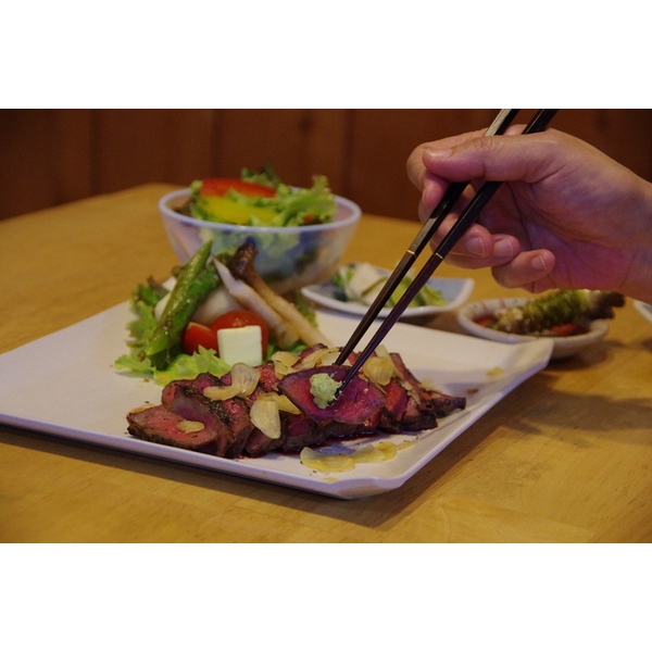 わさびで食べる伊豆スタイルのステーキ