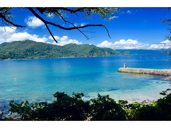 川奈の唯一の白い砂浜のあるとびっきりの海岸