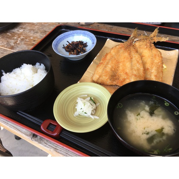 新鮮　ふわふわのアジフライ定食