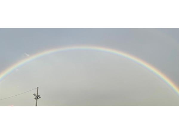 雨上がりの空に