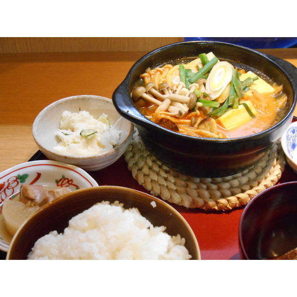 自家製みその「豚とあさりのチゲ鍋」