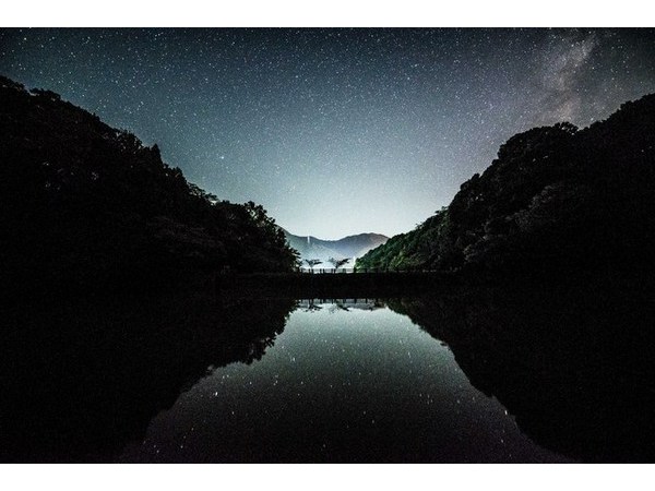 水面の星